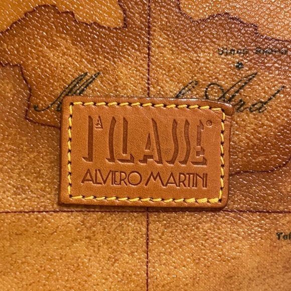 Alviero Martini Pouch/Cosmetic Bag - Picture 2 of 12